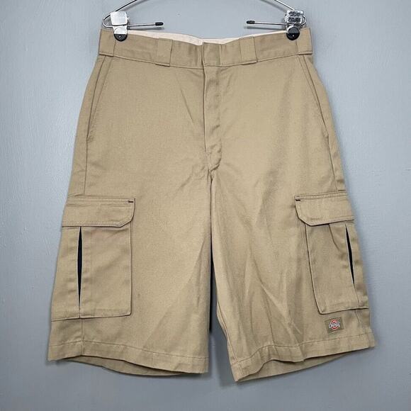 Vintage Dickies Cargo Shorts Mens Size 32 Khaki Tan Utility Workwear Uniform - Picture 1 of 11